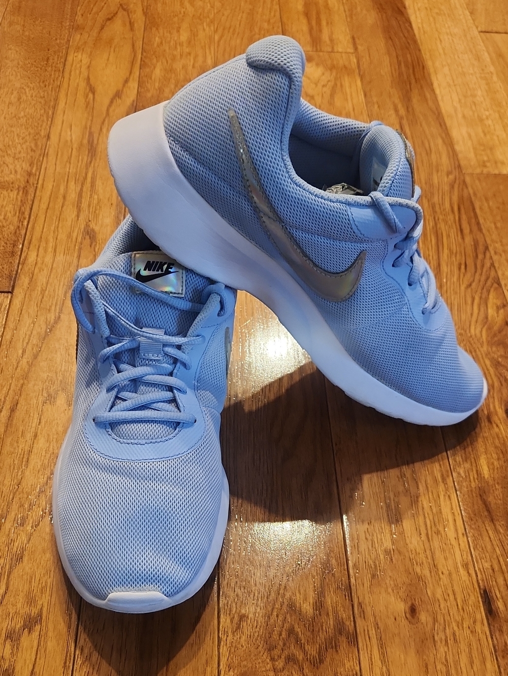 Nike Women's Light Blue Mesh Running Sneakers with Silver Swoosh Size 10
